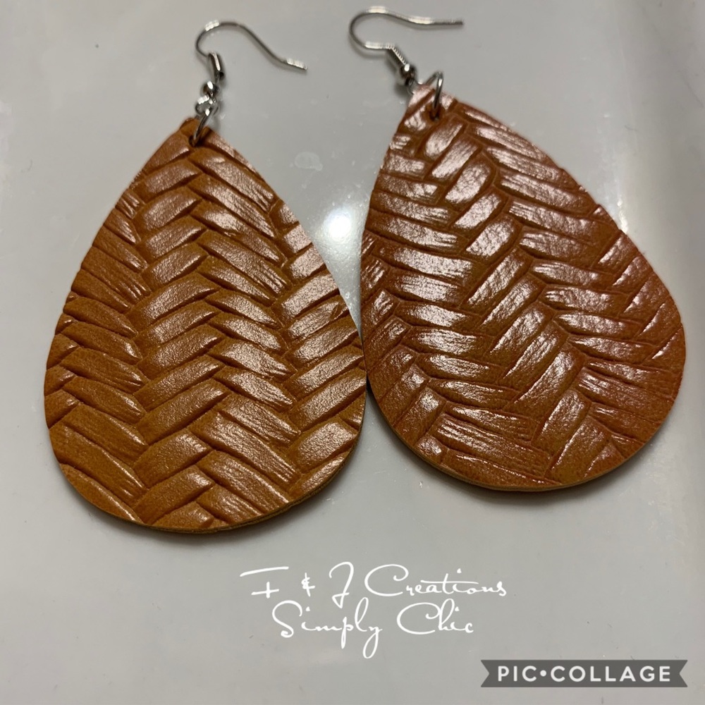 Teardrop ✨Light Khaki✨ Textured Leather Earrings